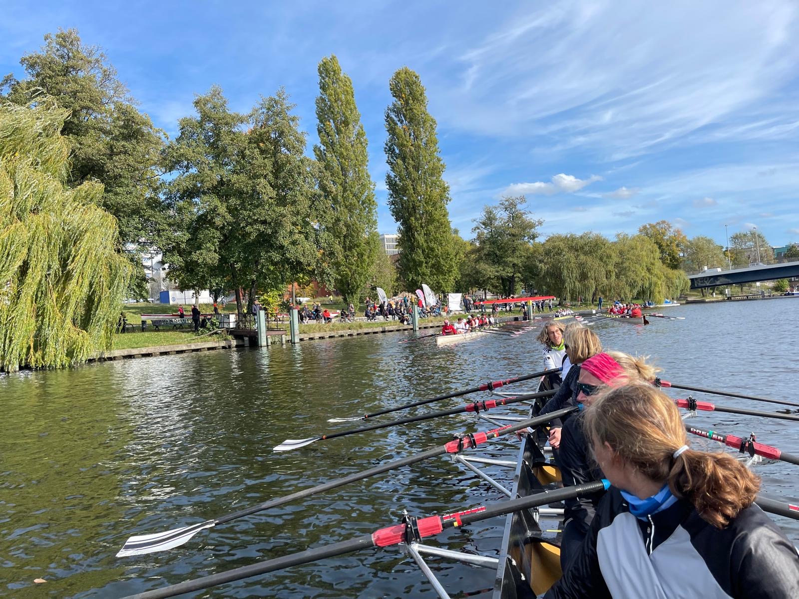 Die Damen auf dem Wasser